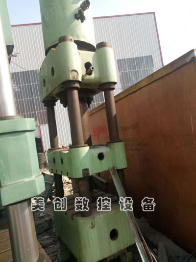 ���۶��ֺϷ�呉��C���S160������Һ���C